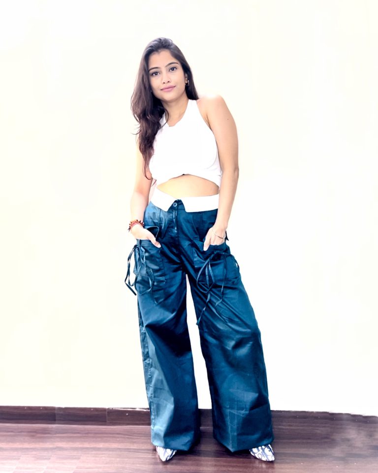 Chelsi Gupta Influencer Makeup Beauty Skincare Haircare Modeling India MAB Bloggers Influencers Makeup Artists Hairstylists Models Services Products and more 3 768x960